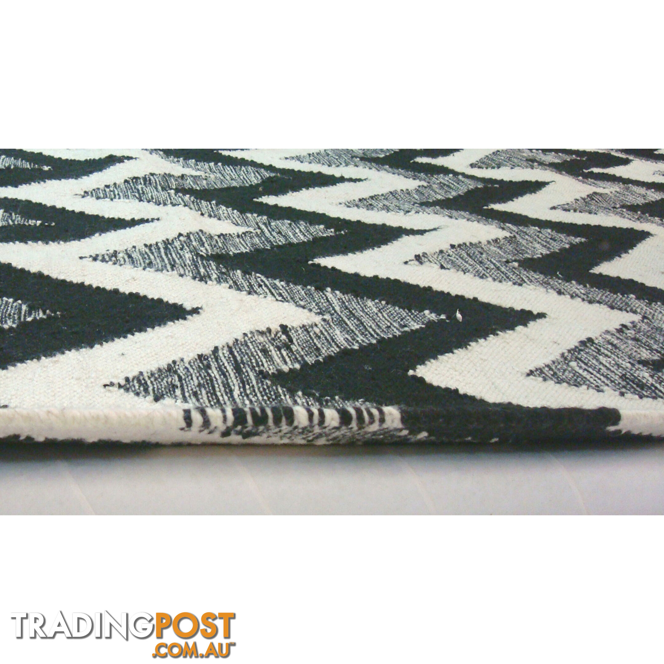 Chevron Durry Rug Black & White 160x230cm