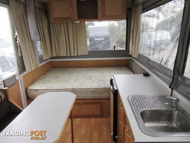 2010 Goldstream CROWN - photo 3 of 9
