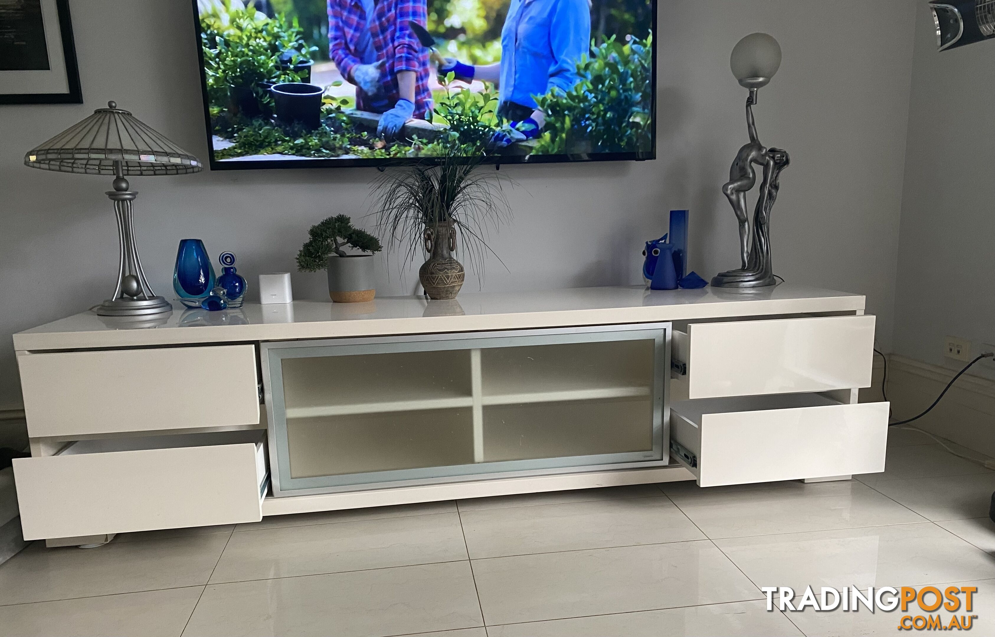 Tv Wall unit / cabinet