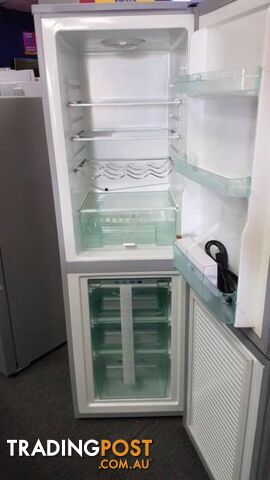 235L Fridge/Freezer 12/24/240V Solar