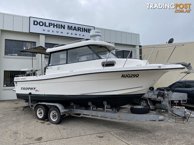 2005 Trophy 2358WA Full Cabin