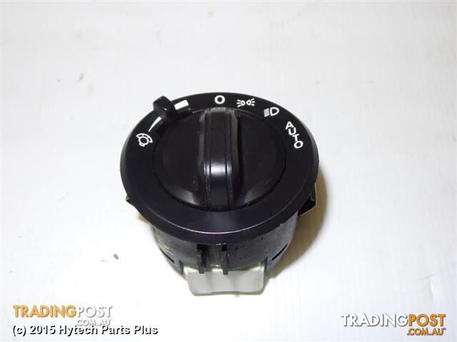 2004 HOLDEN COMMODORE COMBINATION SWITCH small hard to see crack