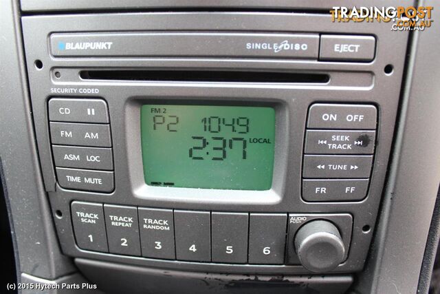 2004 HOLDEN COMMODORE RADIO/CD/DVD/SAT/TV silver cracked face + seek button...