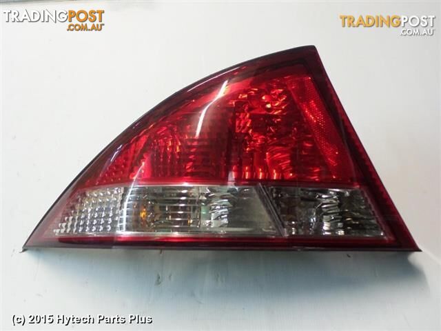 2000 FORD FALCON LEFT TAILLIGHT some scratches