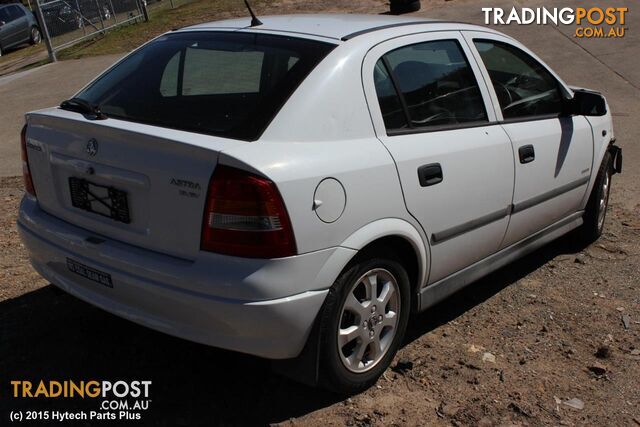 2001 HOLDEN ASTRA RIGHT FRONT HUB ASSEMBLY