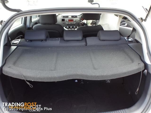 2014 KIA RIO PARCEL SHELEFT FRONT 5 door SOME SPECIAL PERSON HAS SAT A DISK...