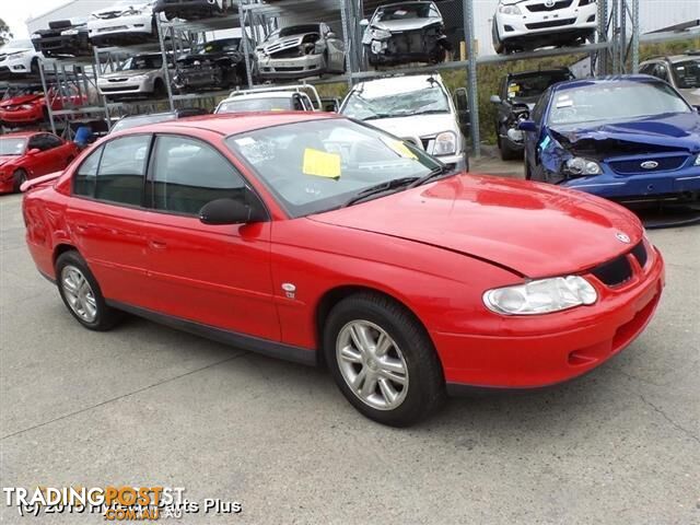 2001 HOLDEN COMMODORE RIGHT INDICATOR/FOG/SIDE clear.