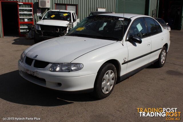 2002 HOLDEN COMMODORE REAR GARNISH white