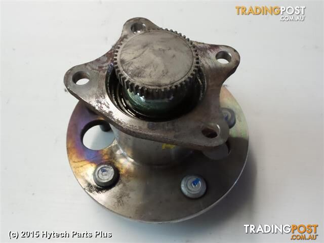 2004 TOYOTA CAMRY RIGHT REAR HUB ASSEMBLY