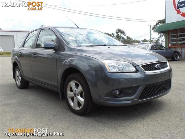2008 FORD FOCUS RIGHT Headlight little faded + minor stone marks