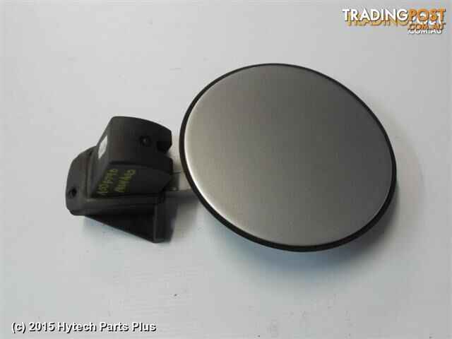 2005 HOLDEN MONARO FUEL DOOR / FILLER silver
