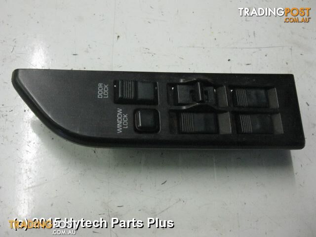 1986 TOYOTA CRESSIDA RIGHT INDICATOR/FOG/SIDE bar flasher