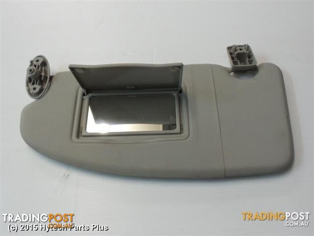 2008 FORD FOCUS SUNVISOR cracks in mirror frame see
