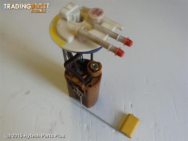 2005 HOLDEN COMMODORE FUEL PUMP ***
