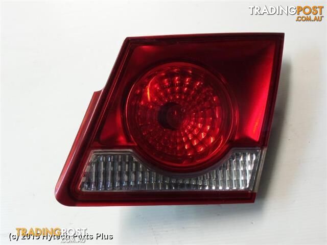 2010 HOLDEN CRUZE REAR GARNISH sed.
