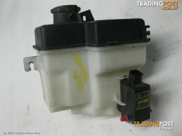 2003 HYUNDAI GETZ WASHER BOTTLE