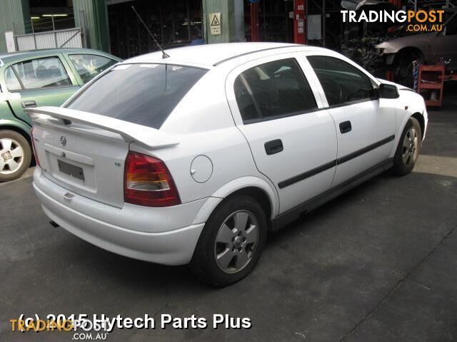 2003 HOLDEN ASTRA STEERING WHEEL 3 post leather