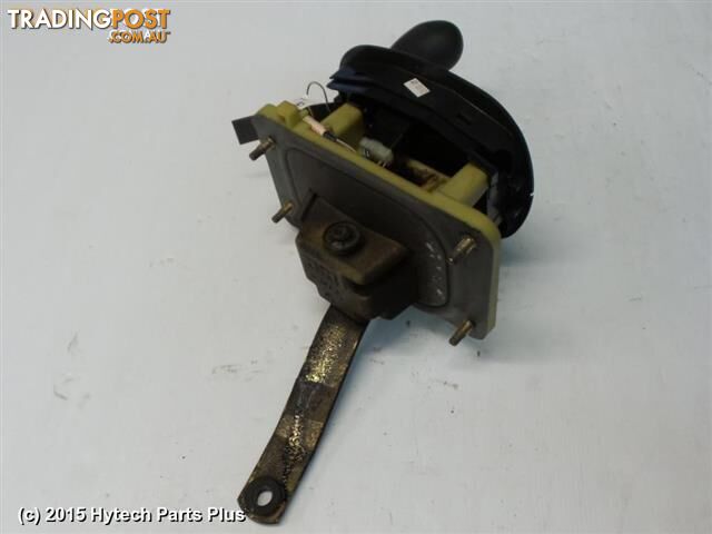 1998 HOLDEN COMMODORE GEAR STICK/SHIFTER