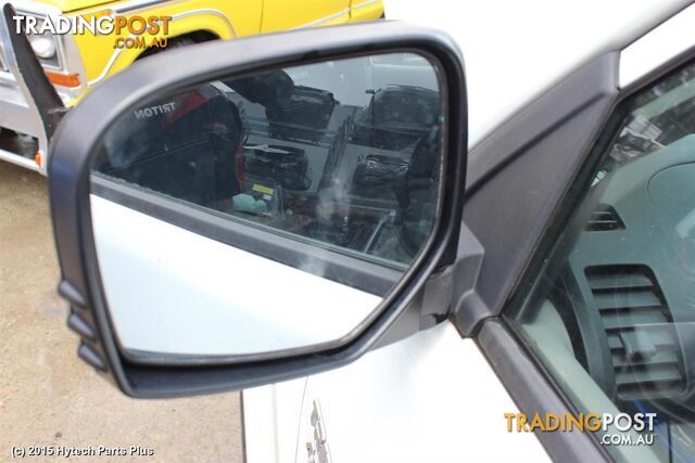 2011 MITSUBISHI TRITON WIPER MOTOR