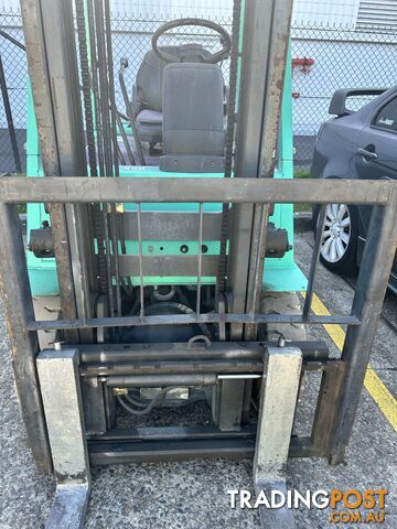Forklift Mitsubishi FG15 Dual Gas/Fuel - photo 3 of 10