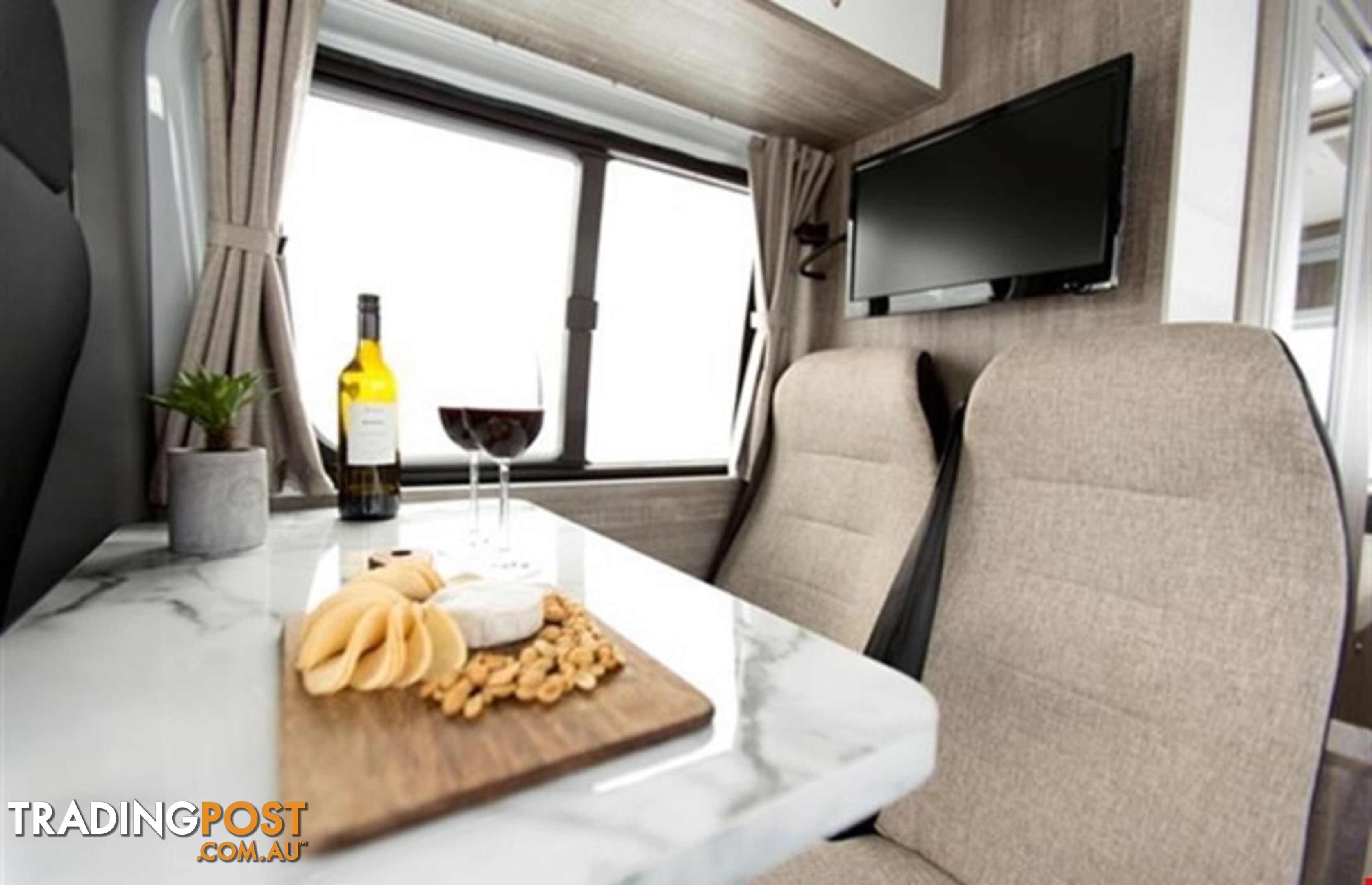 2020 Winnebago Bondi 4S