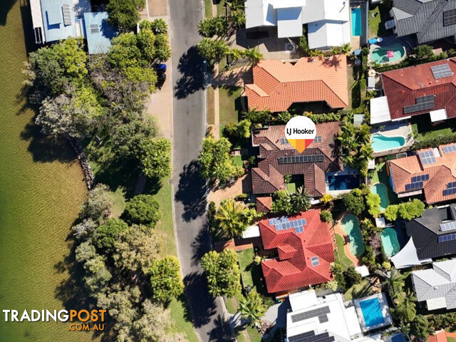 35 Lake View Drive TWIN WATERS QLD 4564