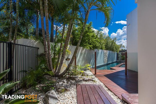 2 Undanbi Lane TWIN WATERS QLD 4564