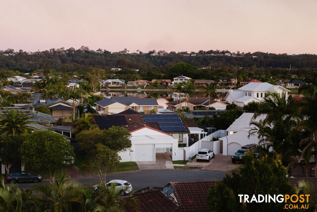 2/24 Wagtail Court BURLEIGH WATERS QLD 4220