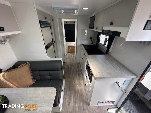 2019 PARAMOUNT DUET XTENDA