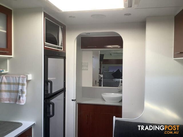2013 18FT 6IN NEW AGE CARAVANS BIG RED - photo 3 of 39