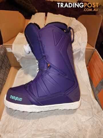 Thirty Two Women's US7 Lashed Boa Snowboard Boots Purple