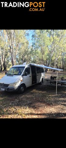 Mercedes Sprinter 2002 Off-Grid Camper