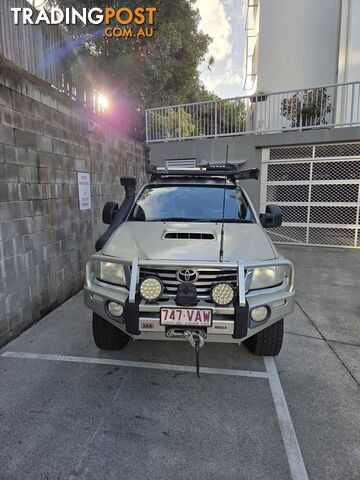 2014 Toyota Hilux KUN26R SR5 Ute Manual