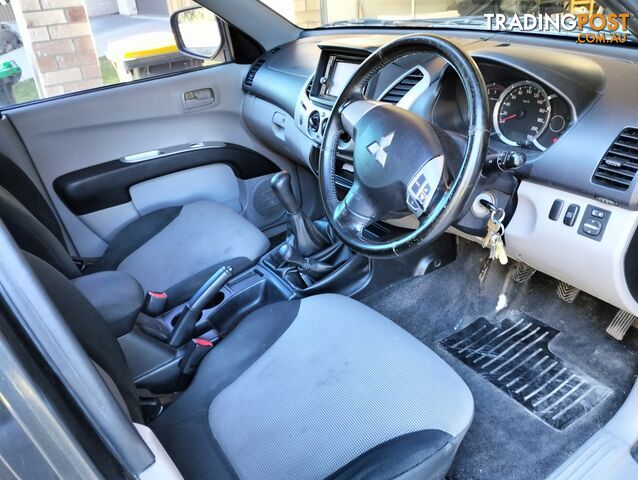 2011 Mitsubishi Triton MN GLR Ute Manual