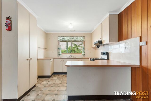 2 Tanjil Court WILLOW GROVE VIC 3825