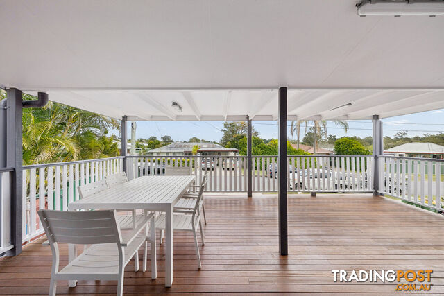 9 Pine Street HILLCREST QLD 4118