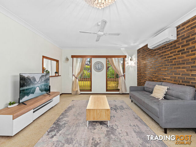 27 Devenish Street SUNNYBANK QLD 4109 - photo 5 of 25