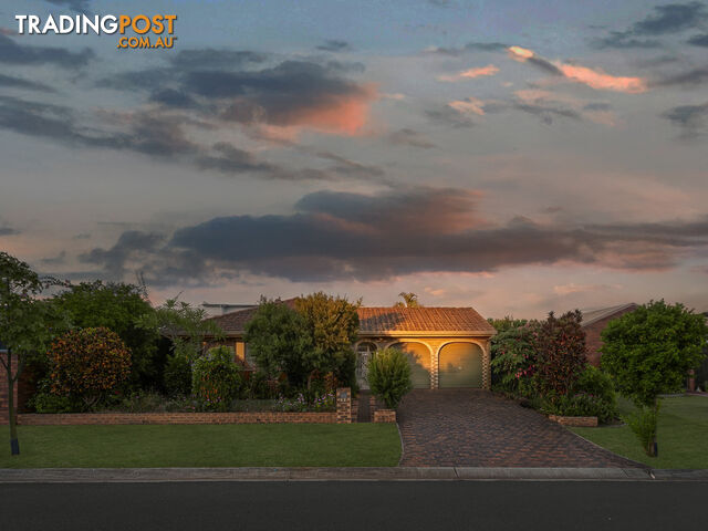 27 Devenish Street SUNNYBANK QLD 4109 - photo 1 of 25