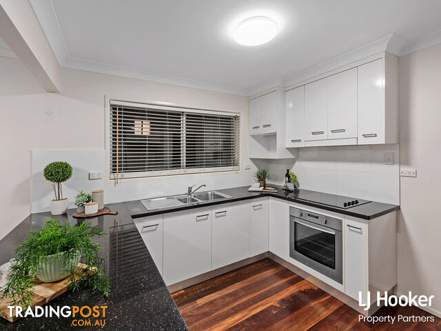 8 Fulton Street WISHART QLD 4122