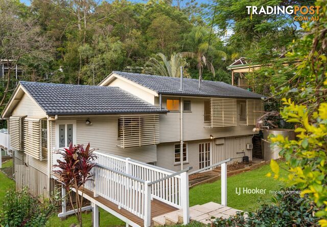 7 Odessa Street HOLLAND PARK WEST QLD 4121