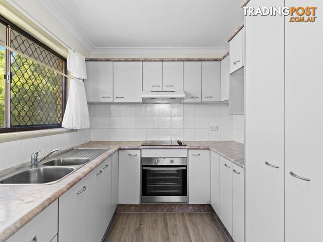 31 Chauvin Street ROBERTSON QLD 4109 - photo 4 of 23