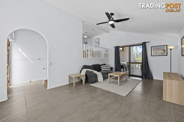 23 Bridle Street MANSFIELD QLD 4122 - photo 3 of 21