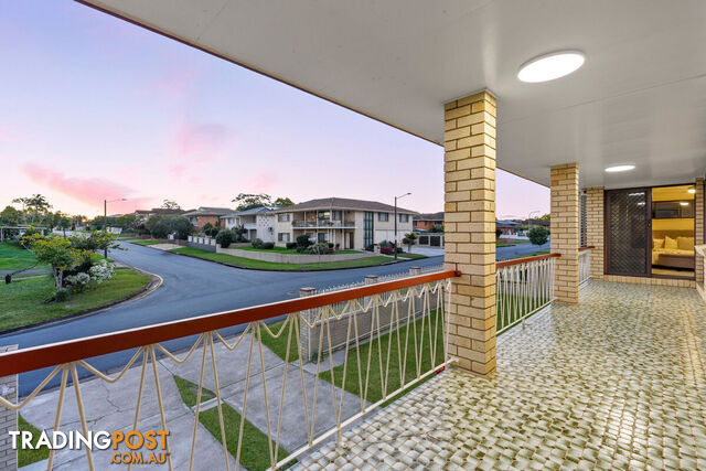 37 Swanfield Street MACGREGOR QLD 4109 - photo 3 of 21