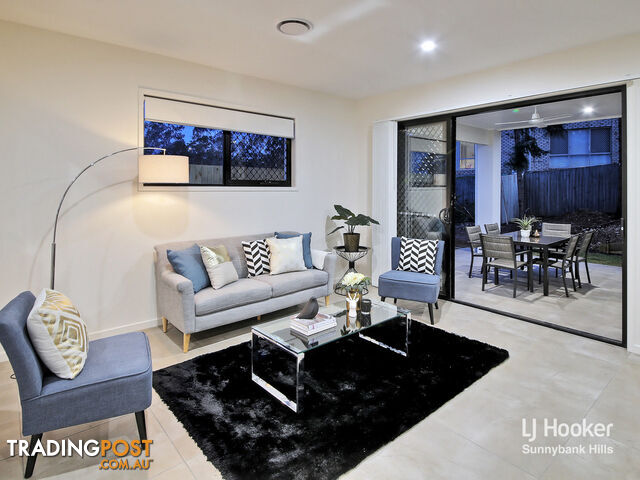 10 Sunshine Place EIGHT MILE PLAINS QLD 4113