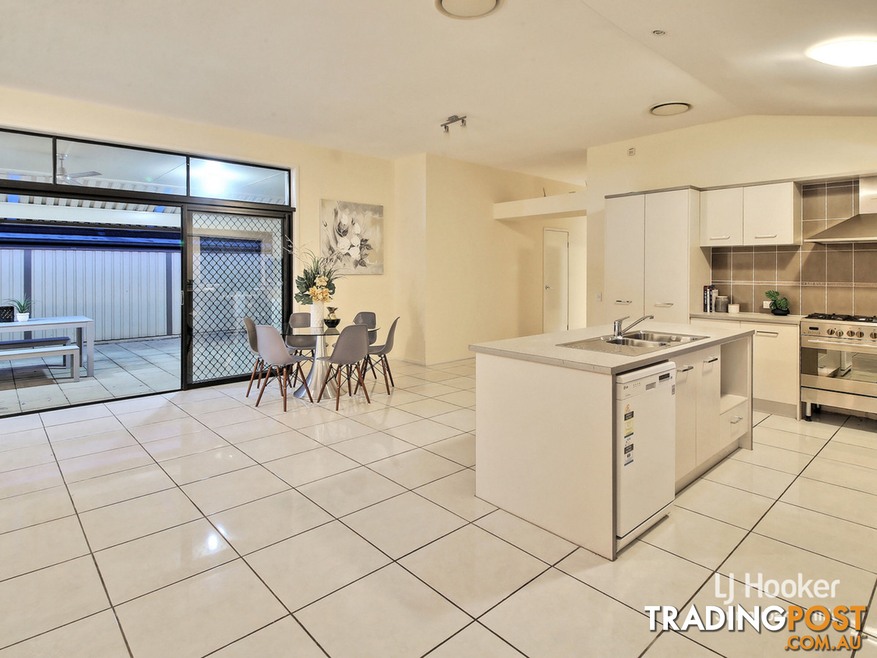 32 Trevi Close EIGHT MILE PLAINS QLD 4113