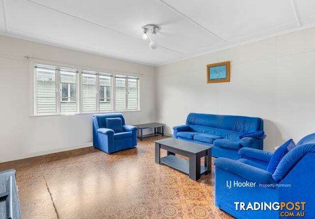 35 Steele Street HOLLAND PARK QLD 4121