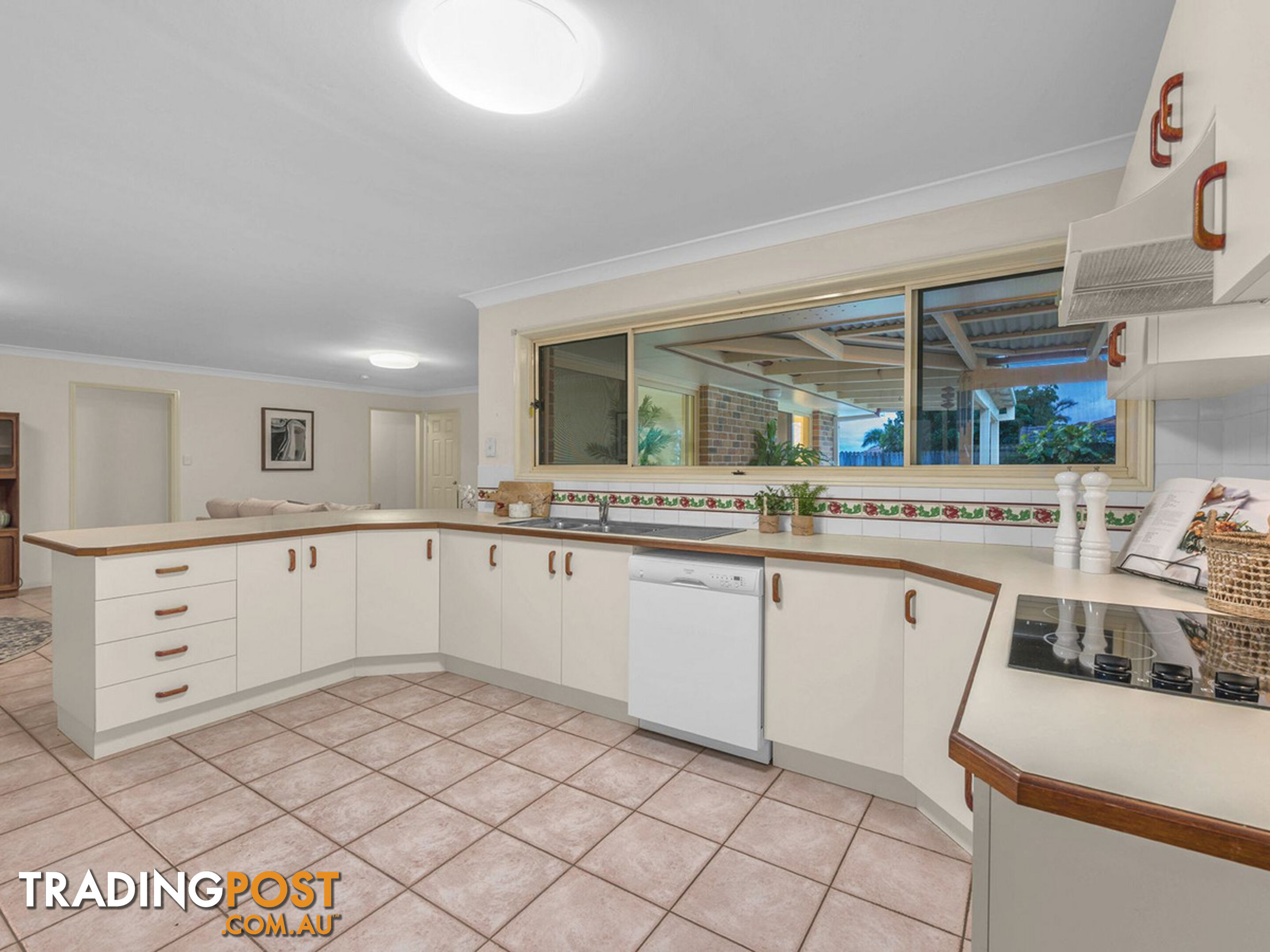 4 Lindeman Place EIGHT MILE PLAINS QLD 4113