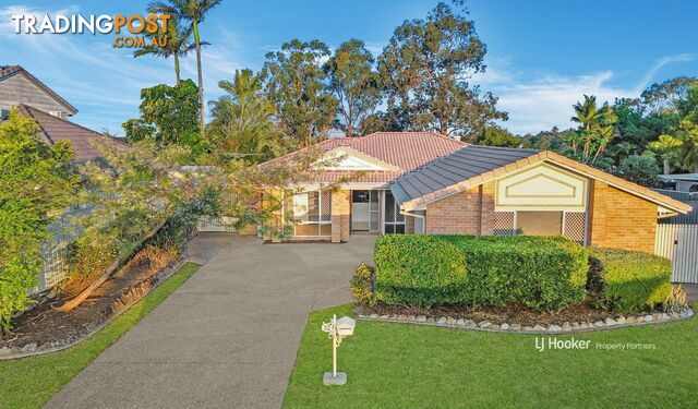 32 Wantana Crescent EDENS LANDING QLD 4207