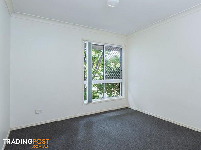 27 The Avenue SUNNYBANK HILLS QLD 4109