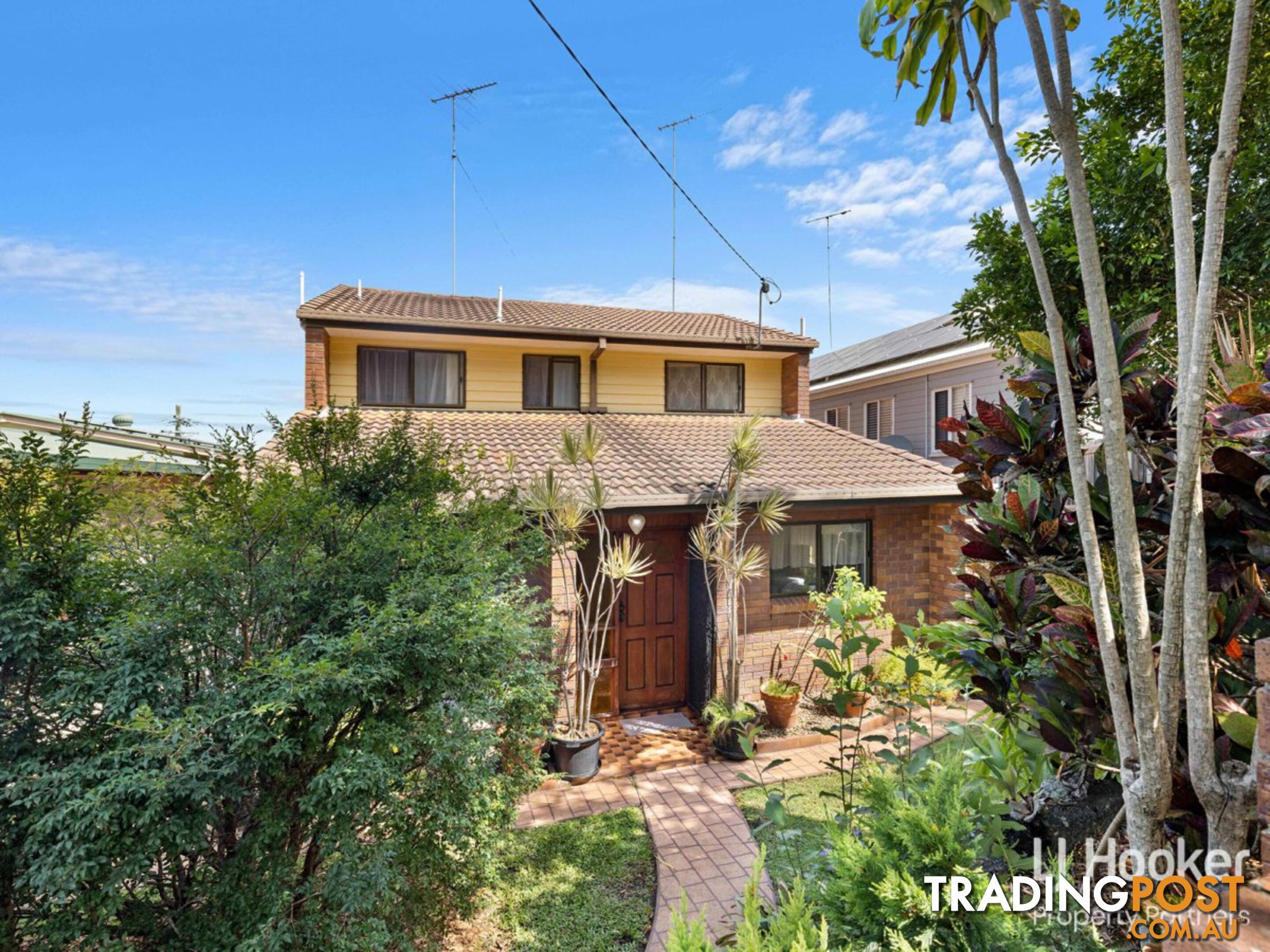 32A Hockings Street HOLLAND PARK WEST QLD 4121